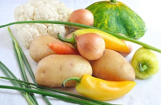 Суп овощной с тефтелями - фото шага 1