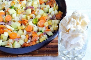 Суп овощной с тефтелями - фото шага 3