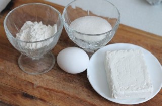 Вкусные творожные сырники - фото шага 1