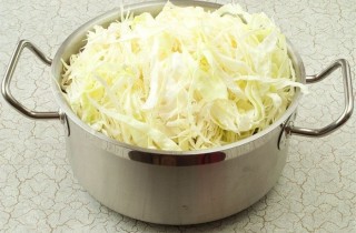 Капуста, тушеная с мясом - фото шага 4