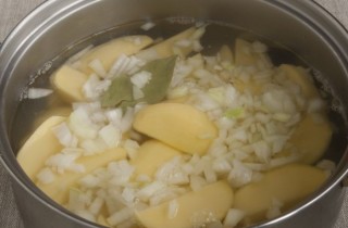 Картофельное пюре с луком - фото шага 4