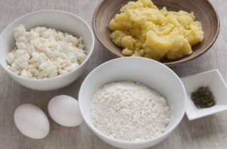 Картофельные сырники с творогом - фото шага 1