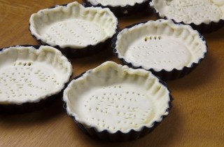 Крабовые палочки в корзинках - фото шага 2