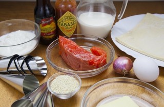 Кулечки с муссом из форели - фото шага 1