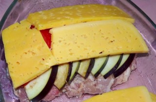 Курица, запеченная с сыром и овощами - фото шага 2