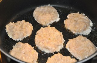 Куриные котлеты с капустой - фото шага 4