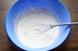 Лимонные капкейки с пышным кремом - фото шага 2