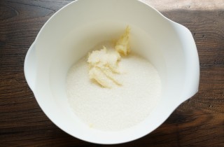 Лимонные капкейки с пышным кремом - фото шага 3