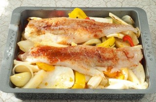 Минтай, запеченный с овощами - фото шага 4