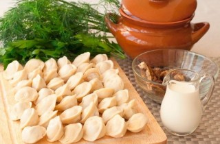 Пельмени по-амурски в горшочках - фото шага 1