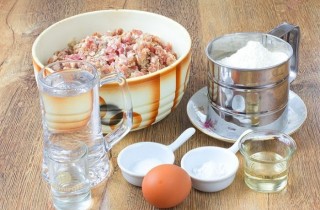 Сочные чебуреки с мясом - фото шага 1