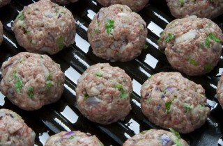 Тефтели в йогурте - фото шага 3