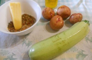 Запеченный картофель с кабачками - фото шага 1