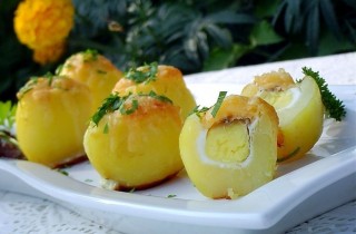 Запеченный картофель с яйцом - фото шага 6