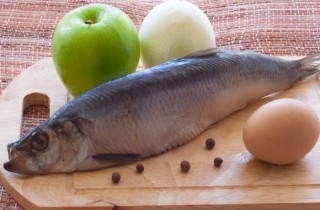 Форшмак из сельди с яблоками - фото шага 1