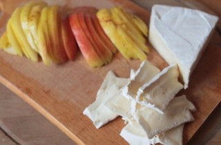 Галета с грушей и сыром - фото шага 4