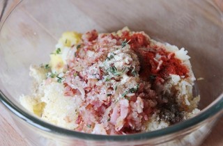 Картофельные маффины с грудинкой - фото шага 5