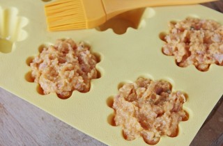 Картофельные маффины с грудинкой - фото шага 6