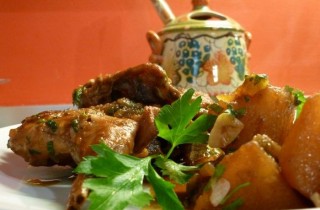 Кролик, тушеный с картофелем - фото шага 7