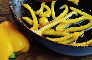 Курица с карамельным луком - фото шага 3