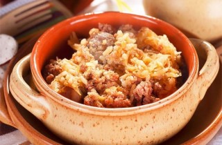 Квашеная капуста с фаршем и домашними колбасками - фото шага 8