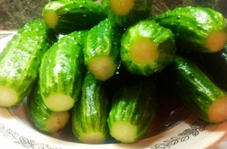 Малосольные огурцы - фото шага 2