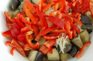 Овощной салат с баклажанами - фото шага 4