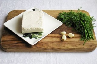 Помидоры с творожно-чесночным кремом - фото шага 2