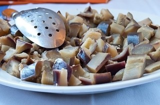 Простой салат из баклажанов - фото шага 5