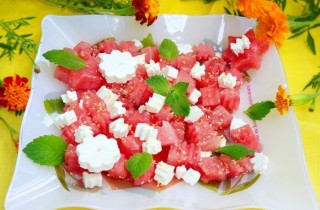 Салат из арбуза и брынзы - фото шага 4
