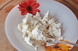 Салат из фасоли с брынзой - фото шага 3