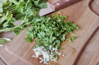 Салат из фасоли с брынзой - фото шага 4