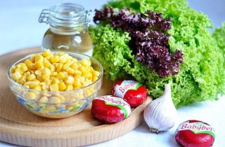 Салат с консервированной кукурузой - фото шага 1