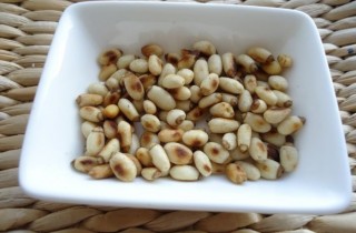 Салат с рукколой и помидорами - фото шага 3