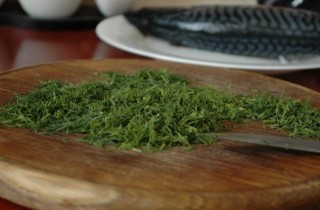 Скумбрия, запеченная в апельсиновом маринаде - фото шага 2