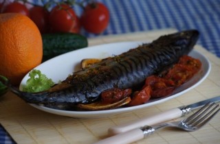 Скумбрия, запеченная в апельсиновом маринаде - фото шага 7