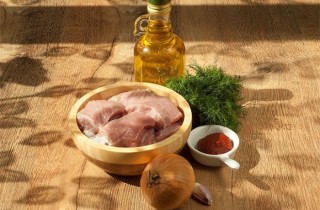 Свинина в томатном соусе - фото шага 1