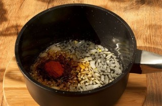 Свинина в томатном соусе - фото шага 2