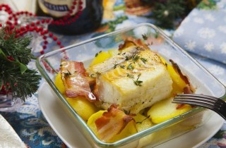 Треска с картофелем и беконом - фото шага 7