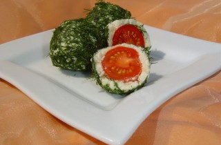 Закусочные шарики из брынзы с помидорами черри - фото шага 4