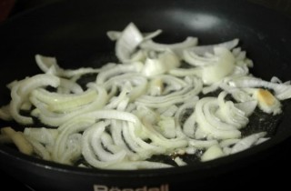 Фриттата с шампиньонами - фото шага 2