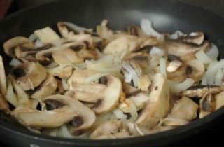 Фриттата с шампиньонами - фото шага 3