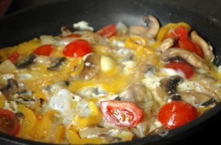 Фриттата с шампиньонами - фото шага 7