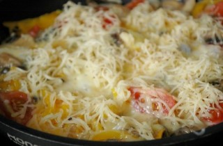 Фриттата с шампиньонами - фото шага 8