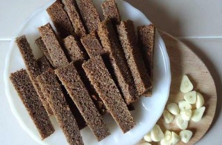 Гренки бородинские - фото шага 1