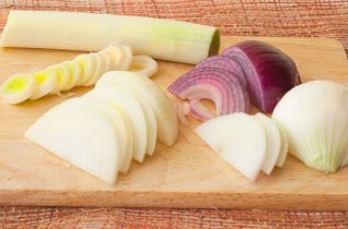 Луковый суп в горшочке - фото шага 2