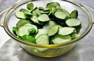 Малосольные огурцы с горчицей - фото шага 2