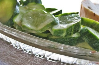 Малосольные огурцы с горчицей - фото шага 4