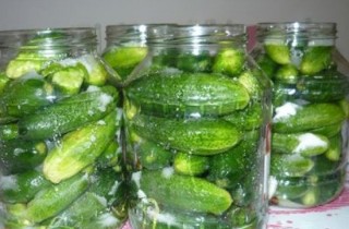 Маринованные огурцы со жгучим перцем - фото шага 3