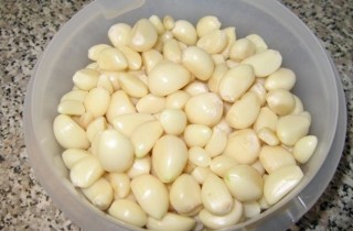 Маринованные помидоры с чесноком - фото шага 1